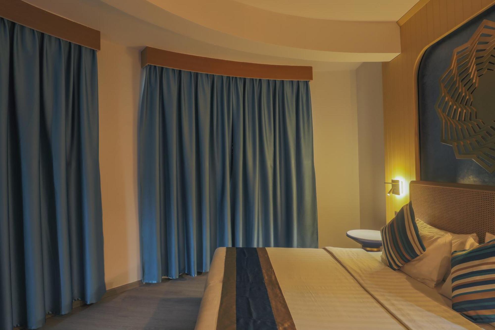 Umet Seaview Hotel With Free Airport Pick Up And Drop T&C Apply ماليه المظهر الخارجي الصورة