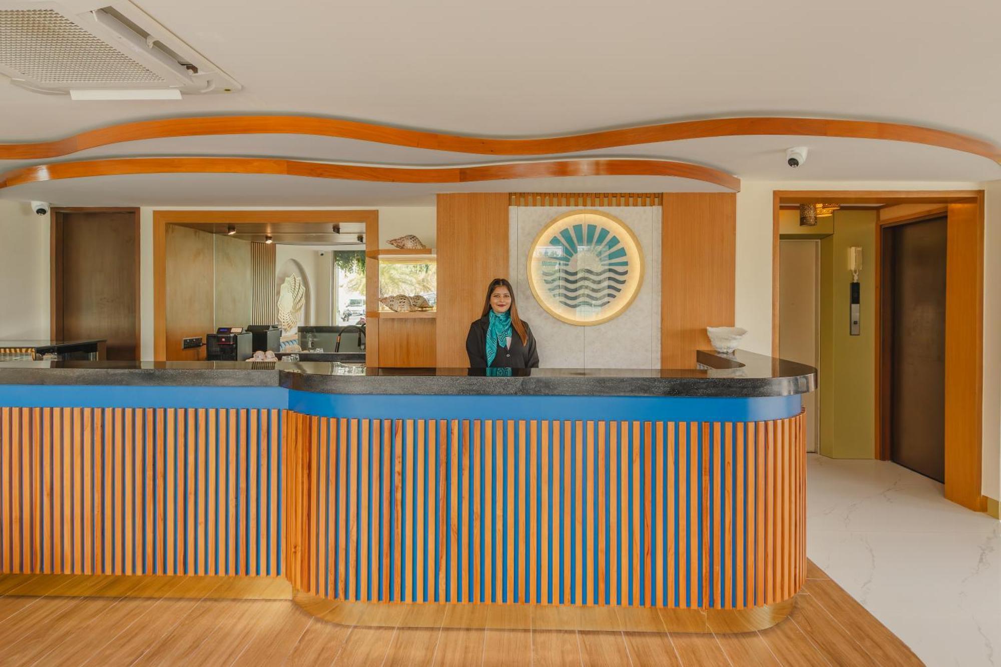 Umet Seaview Hotel With Free Airport Pick Up And Drop T&C Apply ماليه المظهر الخارجي الصورة