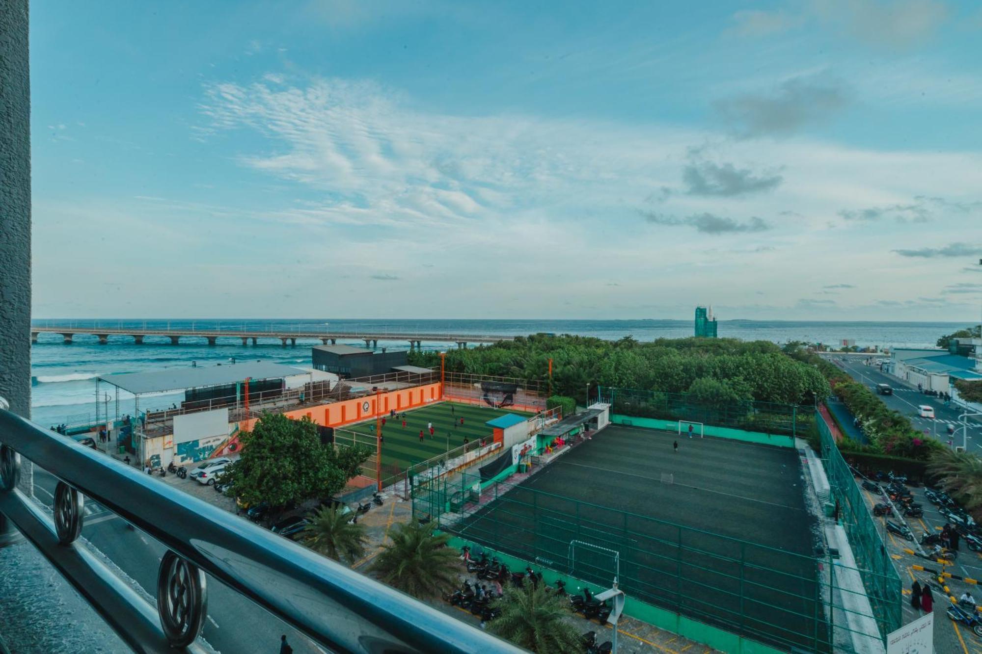 Umet Seaview Hotel With Free Airport Pick Up And Drop T&C Apply ماليه المظهر الخارجي الصورة